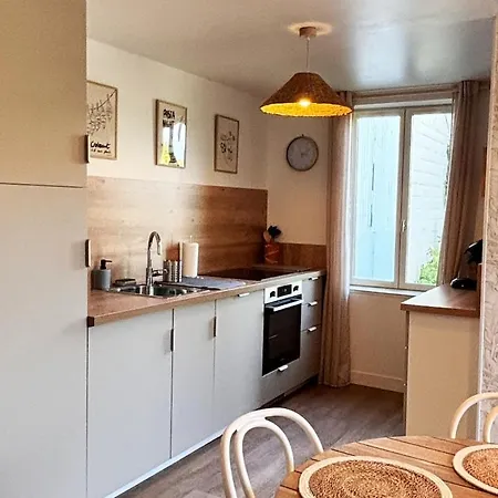 Holiday home Elonie, Maison Entiere Avec Jardin Et Parking Andresy