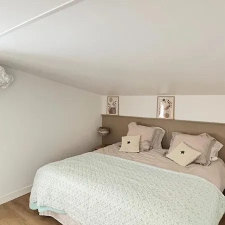 Holiday home Elonie, Maison Entiere Avec Jardin Et Parking Andresy