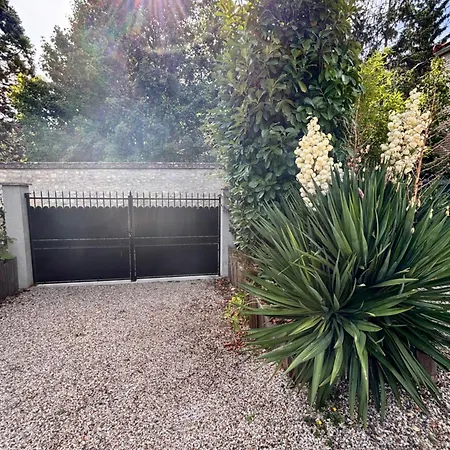 Holiday home Elonie, Maison Entiere Avec Jardin Et Parking *